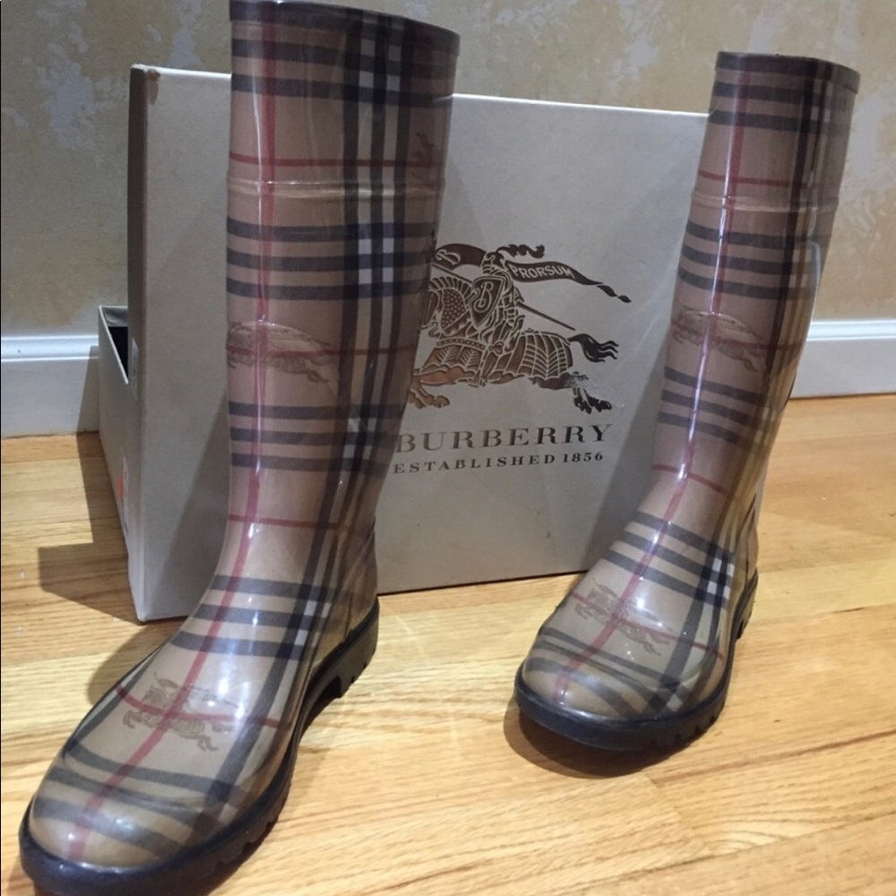 Burberry rain/snow boots